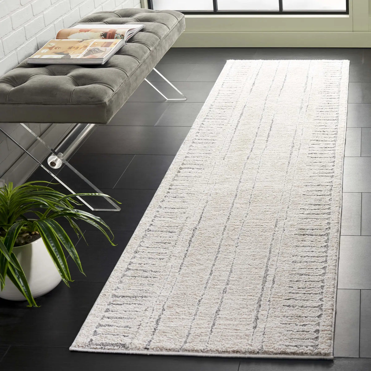 Safavieh Northport 2'-2" x 8'-0" Rug in Ivory / Grey