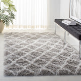 Safavieh Indie Shag 5'-1" x 7'-6" Rug in Grey / Ivory