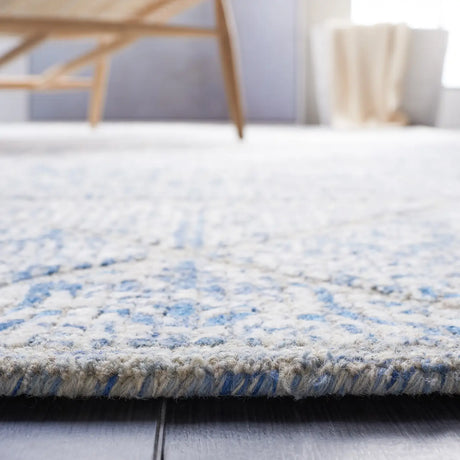 Safavieh Artistry 600 5'-0" x 8'-0" Rug in Blue / Natural
