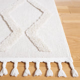 Safavieh Marrakesh 4'-0" x 6'-0" Rug in Ivory / Ivory