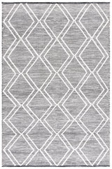 Safavieh Kilim 4'-0" x 6'-0" Rug in Black / Ivory