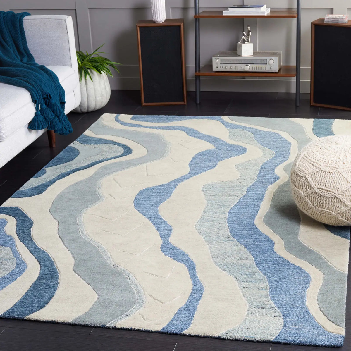 Safavieh Rodeo Drive 5'-0" x 8'-0" Rug in Ivory / Blue