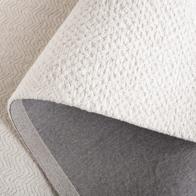 Safavieh Pine 4'-0" x 6'-0" Rug in Ivory
