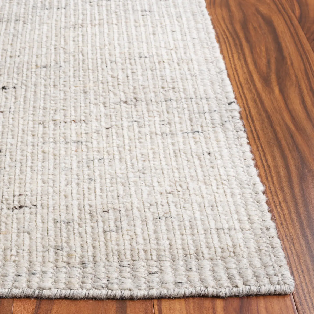 Safavieh Mirage 4'-0" x 6'-0" Rug in Beige / Black