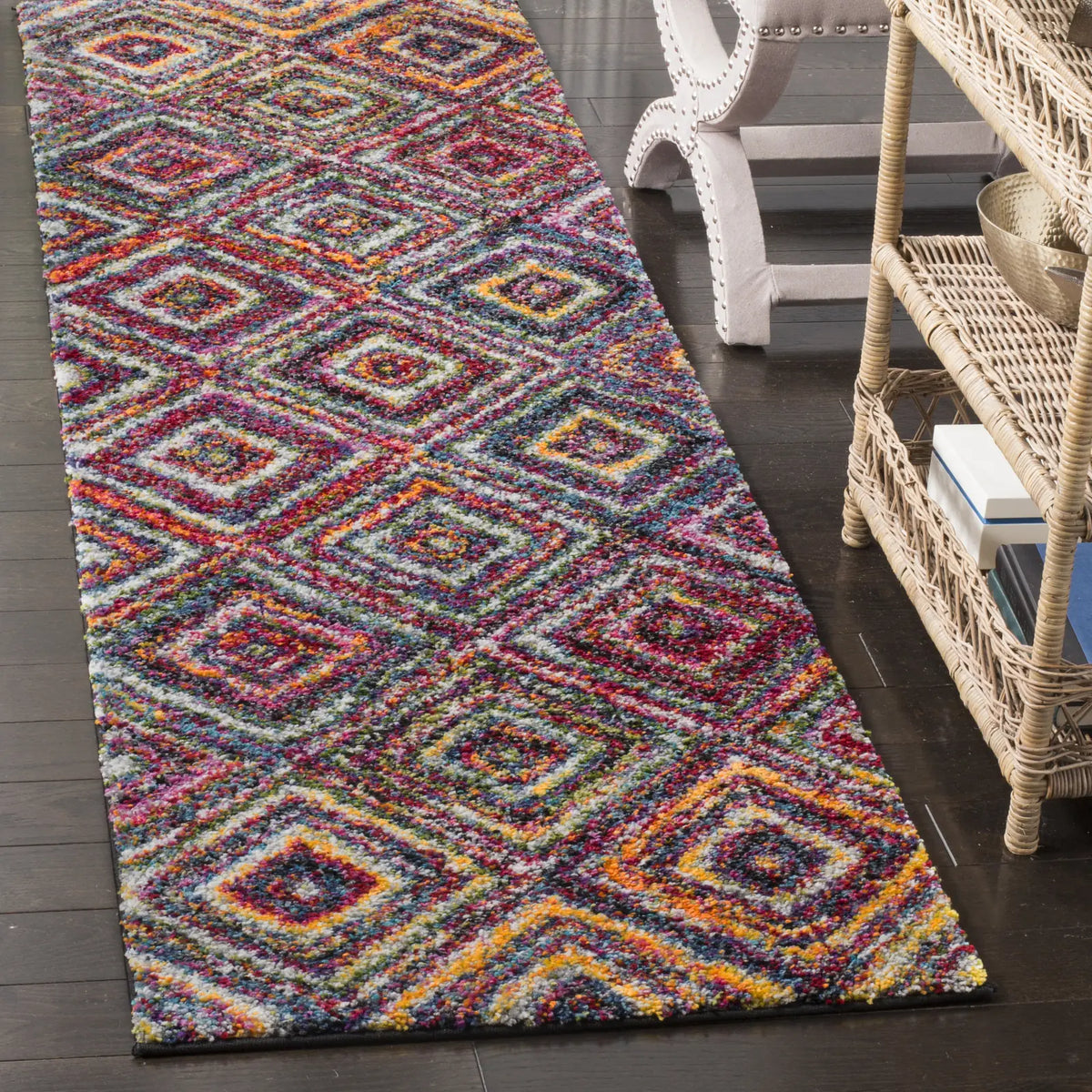 Safavieh Fiesta Shag 2'-3" x 8'-0" Rug in Multi