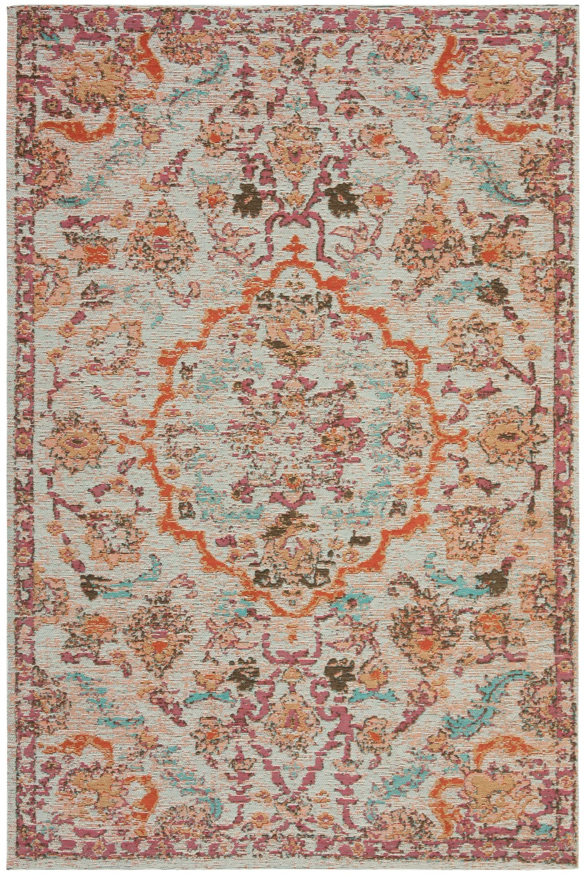 Safavieh Classic Vintage 4'-0" x 6'-0" Rug in Red / Beige
