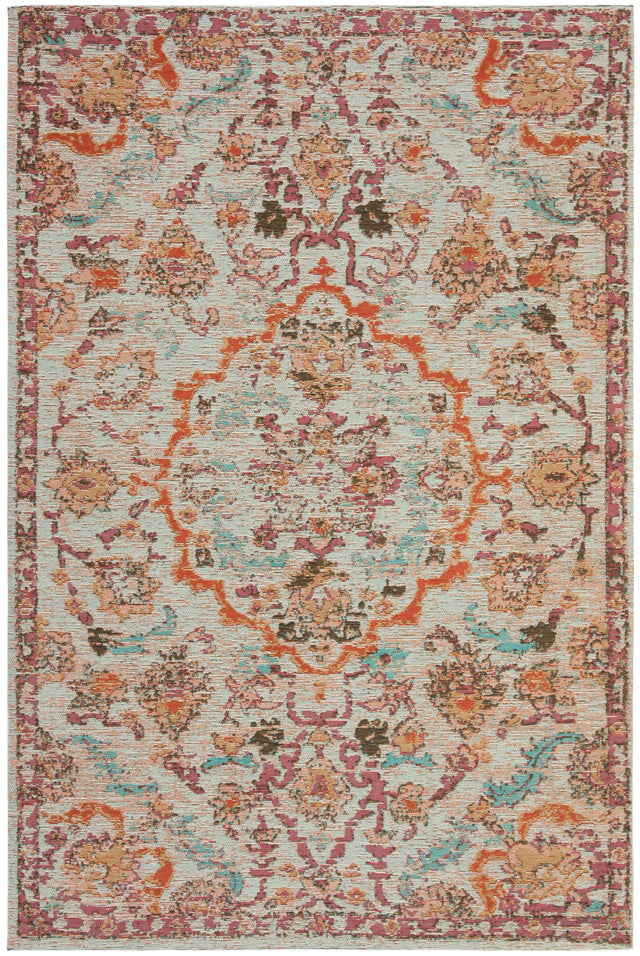 Safavieh Classic Vintage 4'-0" x 6'-0" Rug in Red / Beige