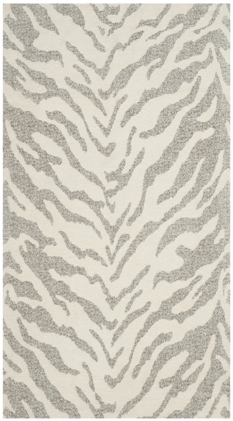 Safavieh Marbella 2'-3" x 4'-0" Rug in Light Grey / Ivory