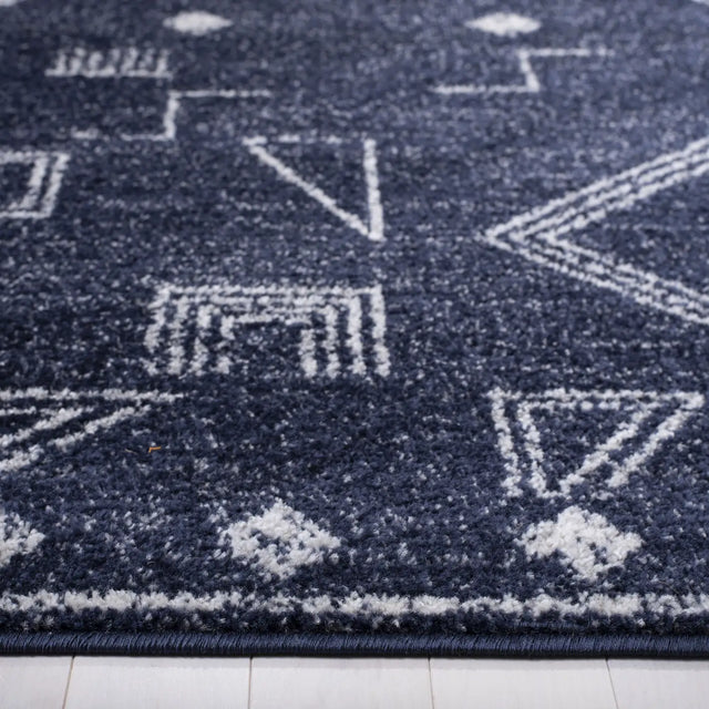 Safavieh Adirondack 4'-0" x 6'-0" Rug in Navy / Silver