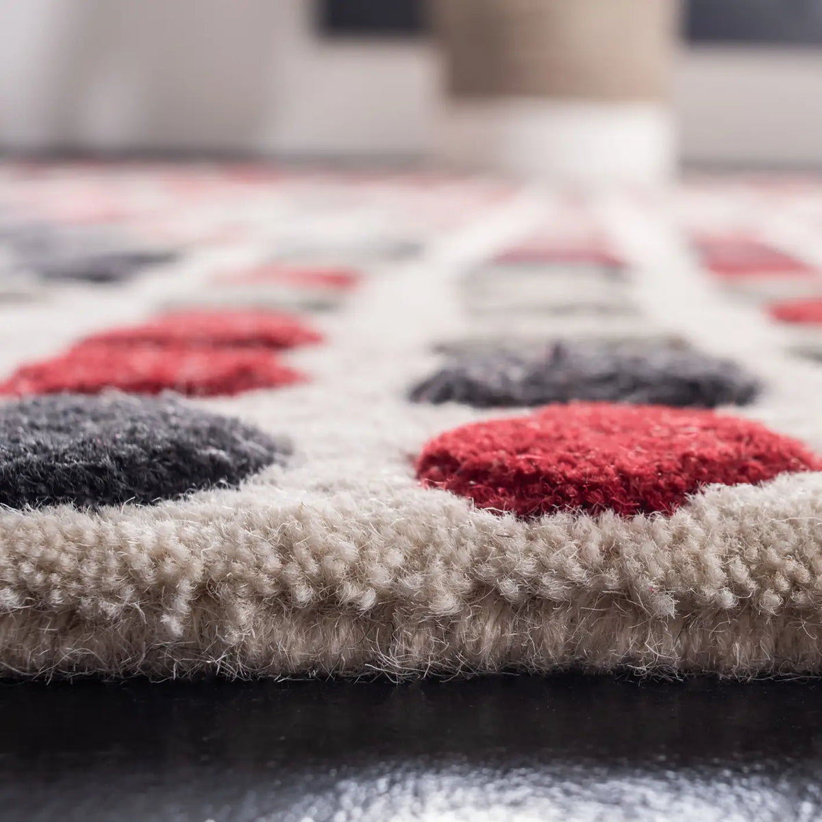 Safavieh Soho 6'-0" x 9'-0" Rug in Ivory / Multi