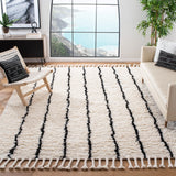 Safavieh Casablanca 8'-0" x 10'-0" Rug in Black / Ivory