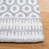 Safavieh Capri 4'-0" x 6'-0" Rug in Ivory / Grey