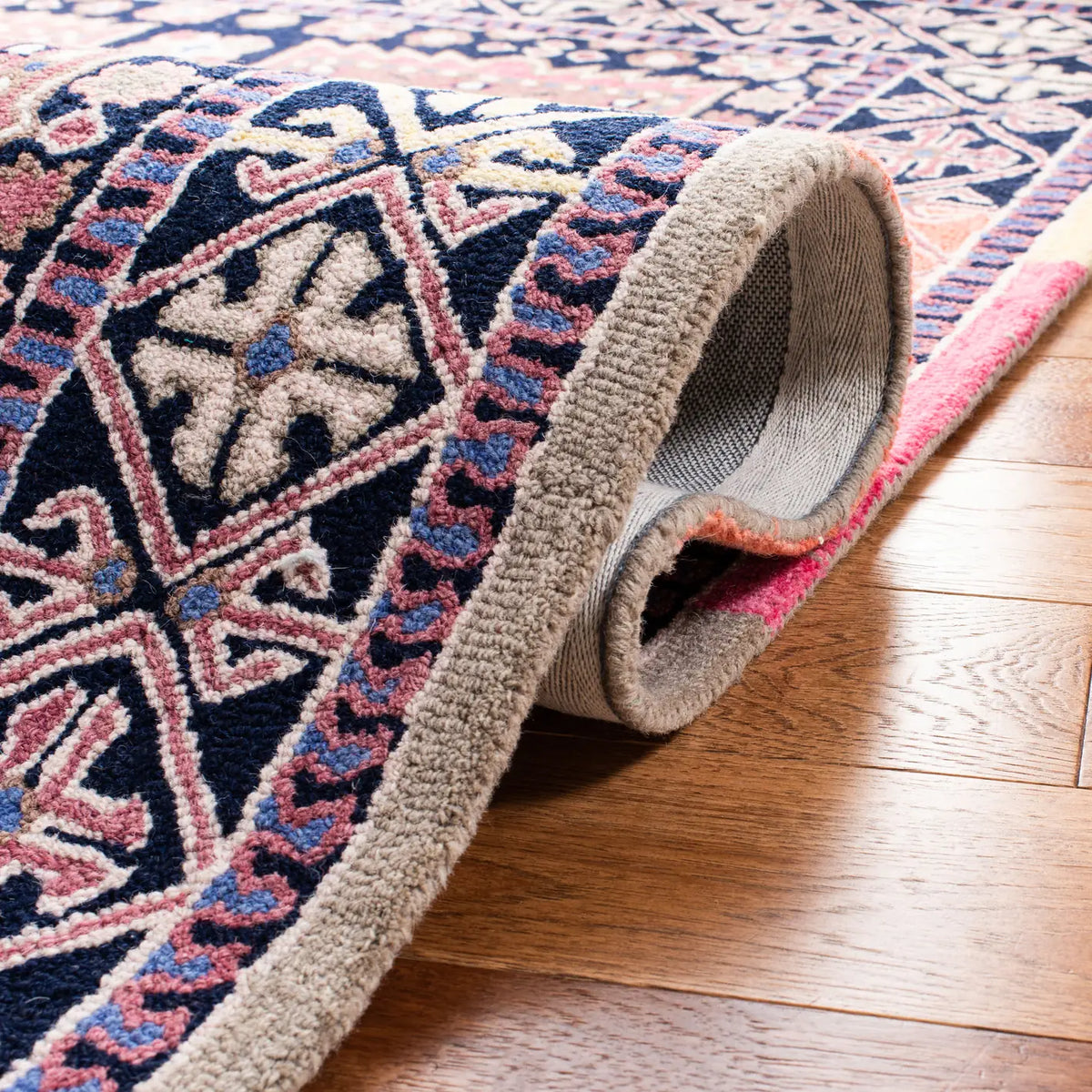 Safavieh Bellagio 5'-0" x 8'-0" Rug in Black / Navy