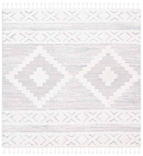 Safavieh Moroccan Tassel Shag 6'-7" x 6'-7" Rug in Ivory / Beige