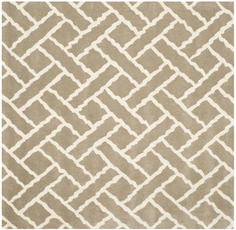 Safavieh Chatham 5'-0" x 5'-0" Rug in Beige / Ivory