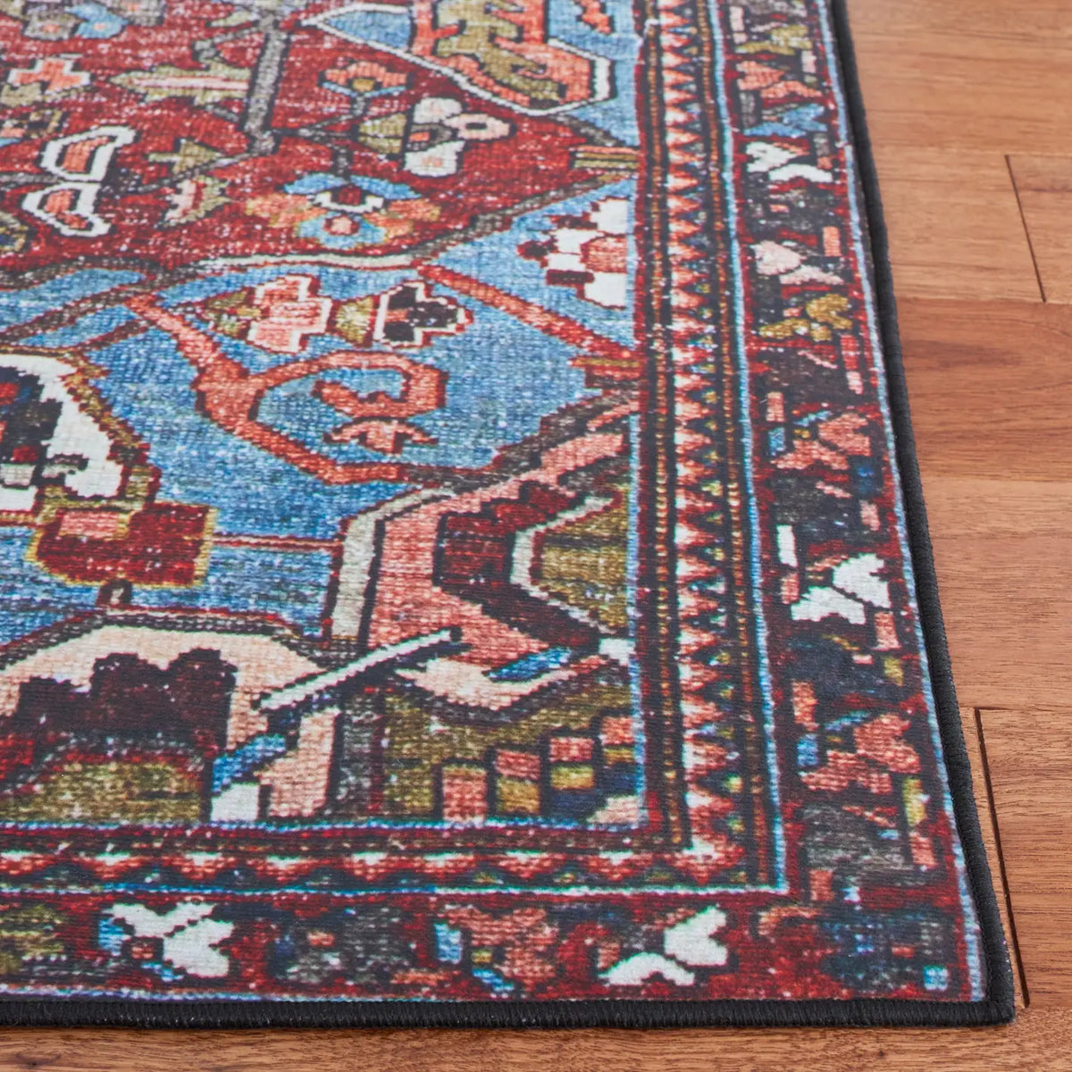 Safavieh Tucson 4'-0" x 6'-0" Rug in Red / Blue