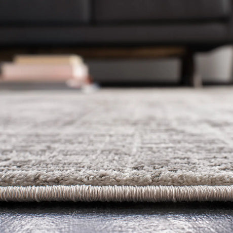 Safavieh Craft 5'-3" x 7'-6" Rug in Grey / Dark Grey