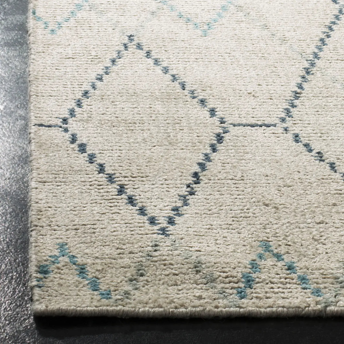Safavieh Stone Wash 5'-0" x 8'-0" Rug in Ivory / Blue