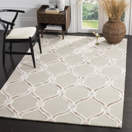 Safavieh Manchester 5'-0" x 8'-0" Rug in Taupe / Ivory