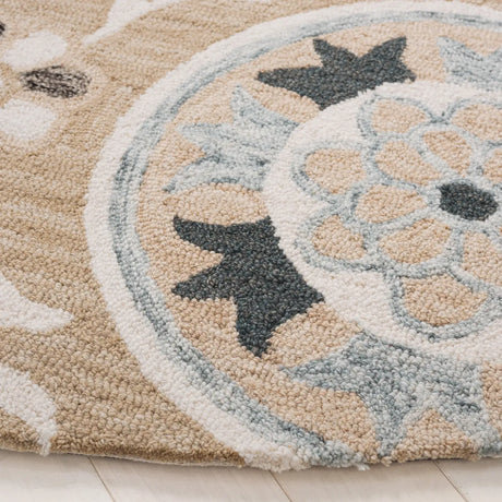 Safavieh Jardin 6'-0" x 6'-0" Rug in Beige / Ivory