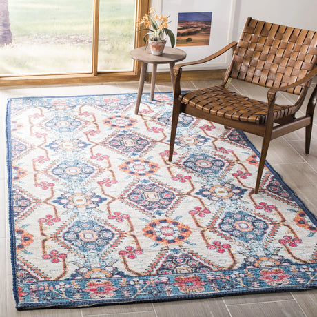 Safavieh Saffron 4'-0" x 6'-0" Rug in Cream / Blue