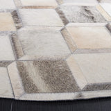 Safavieh Studio Leather 6'-0" x 6'-0" Rug in Ivory / Grey