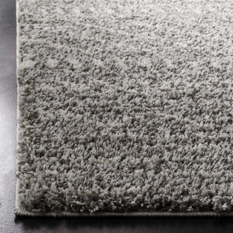 Safavieh Arizona Shag 4'-0" x 6'-0" Rug in Brown / Ivory