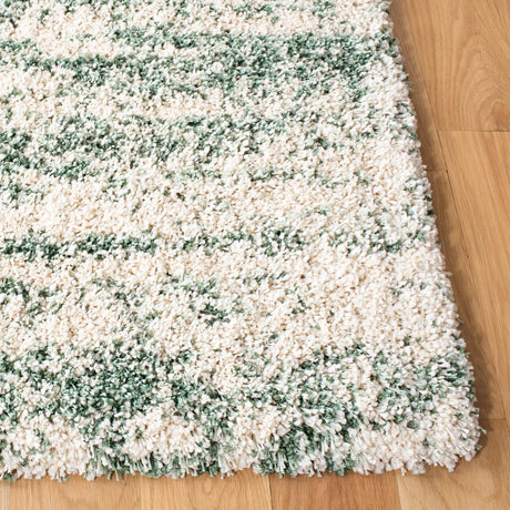 Safavieh Hudson Shag 4'-0" x 6'-0" Rug in Ivory / Green