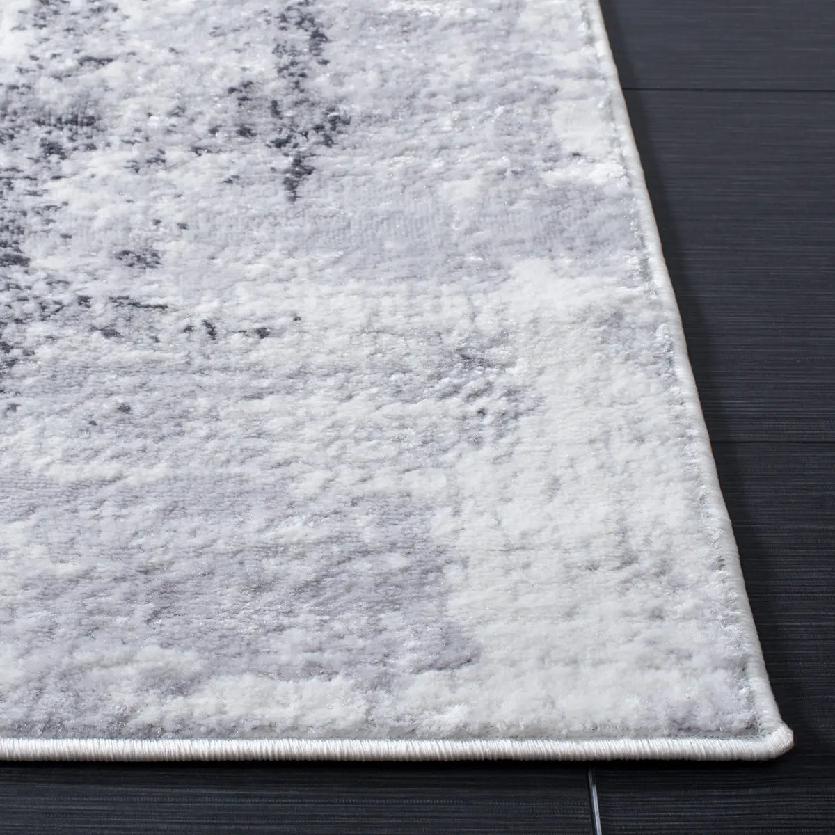 Safavieh Amelia 700 4'-0" x 6'-0" Rug in Grey / Ivory