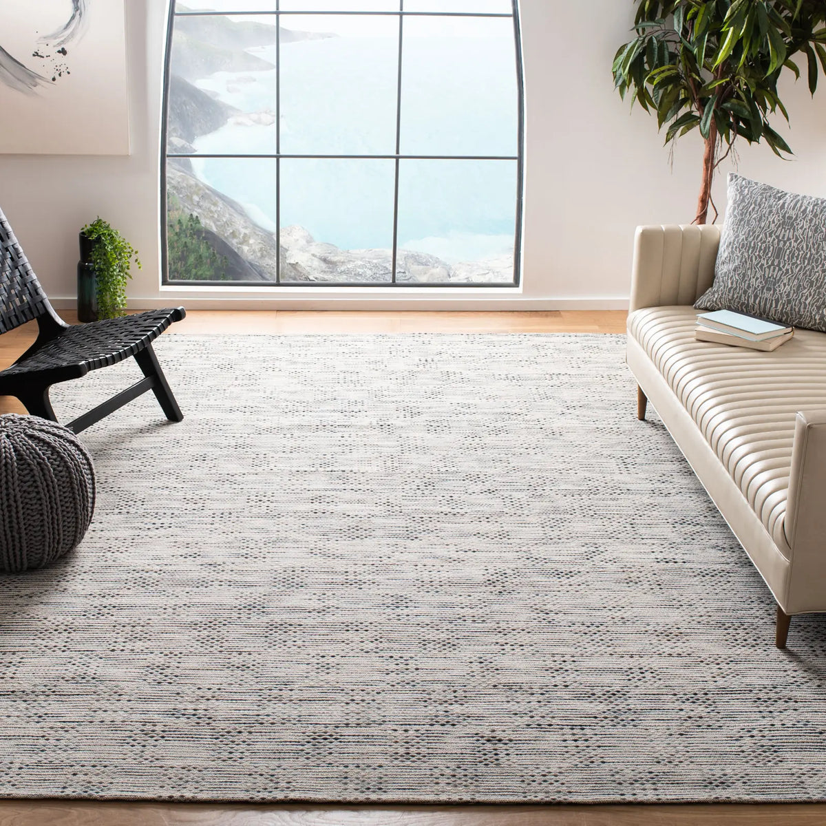 Safavieh Marbella 6'-0" x 9'-0" Rug in Denim / Beige