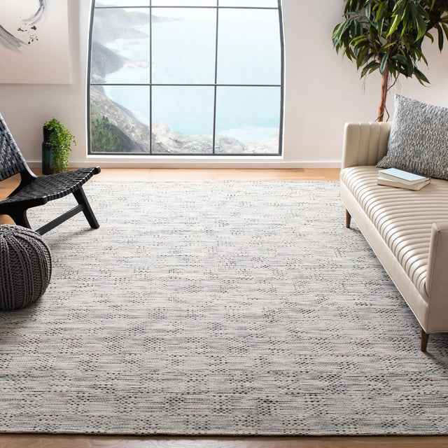 Safavieh Marbella 6'-0" x 9'-0" Rug in Denim / Beige