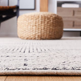 Safavieh Classic Vintage 4'-0" x 6'-0" Rug in Beige / Black