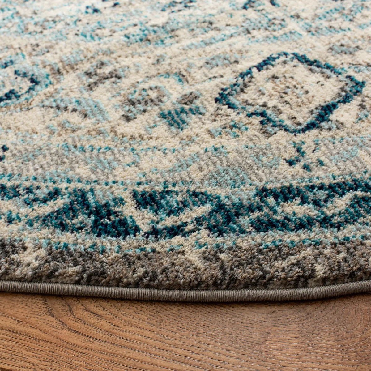 Safavieh Phoenix 100 6'-7" x 6'-7" Rug in Grey / Blue