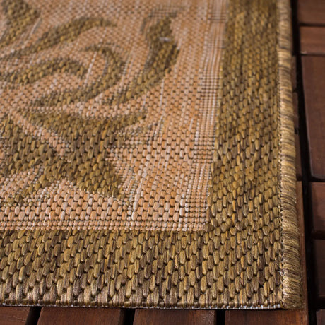 Safavieh Courtyard 4'-0" x 5'-7" Rug in Natural / Gold