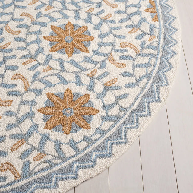 Safavieh Chelsea 4'-6" x 6'-6" Rug in Ivory / Blue