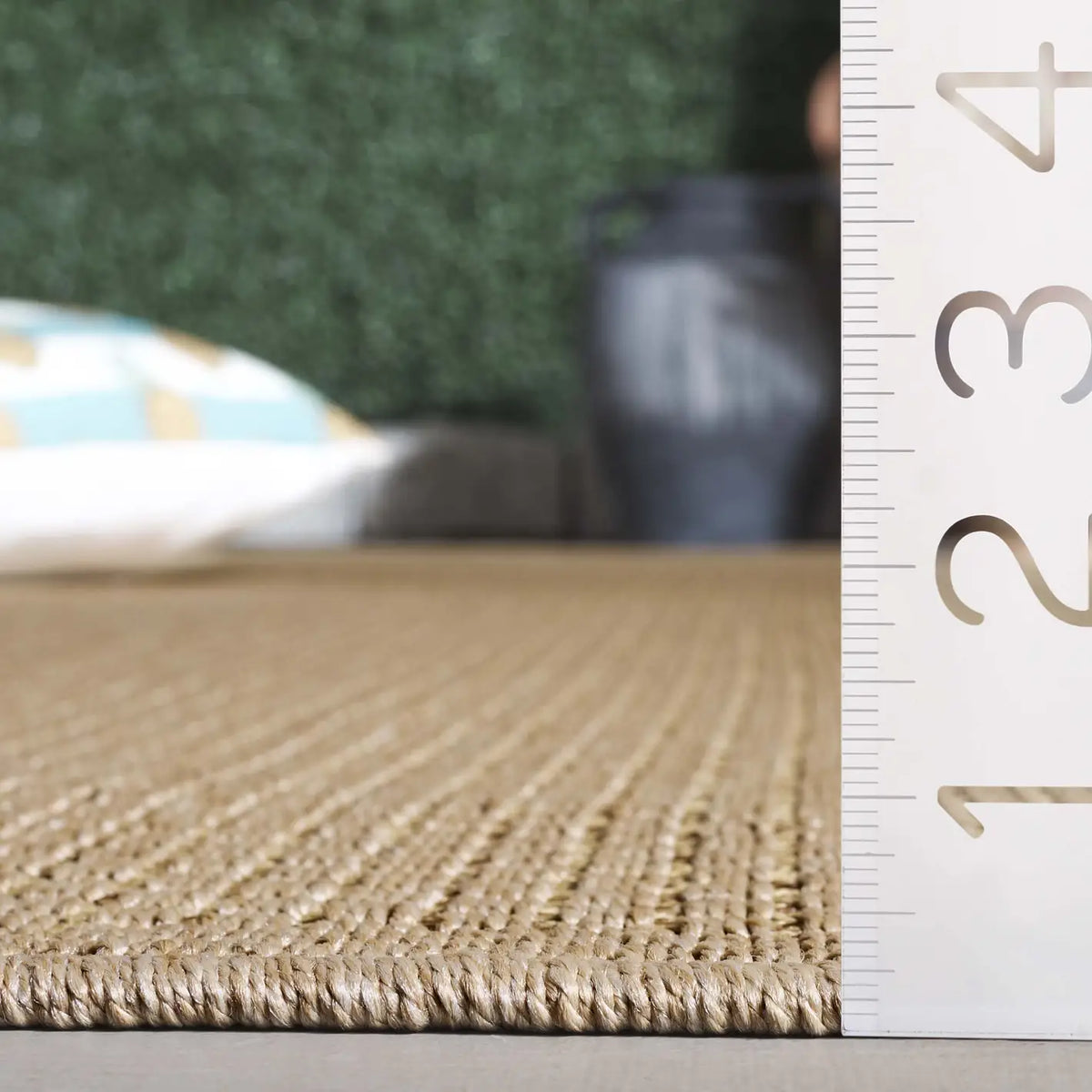 Safavieh Atrium Sisal 4'-0" x 6'-0" Rug in Beige