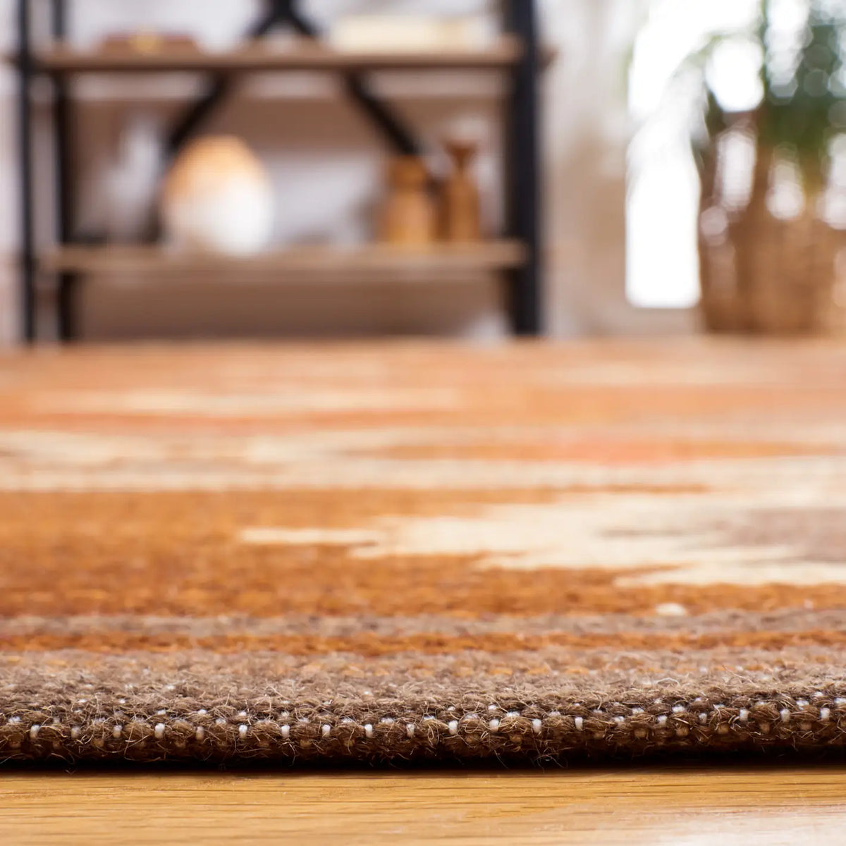 Safavieh Kilim 4'-0" x 6'-0" Rug in Brown / Dark Grey