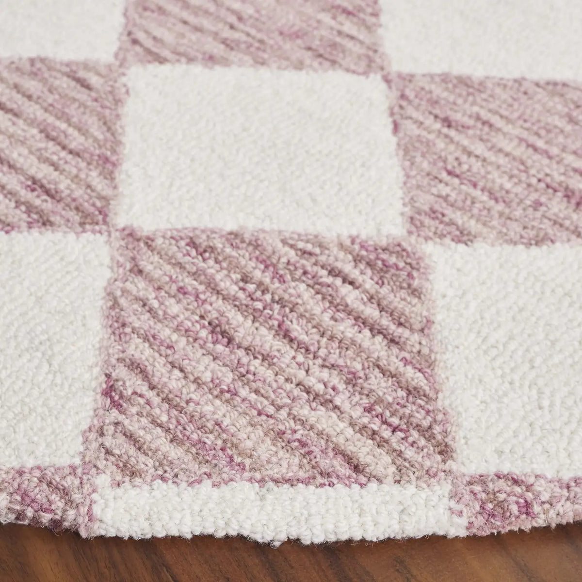 Safavieh Ebony 6'-0" x 6'-0" Rug in Blush Pink / Ivory