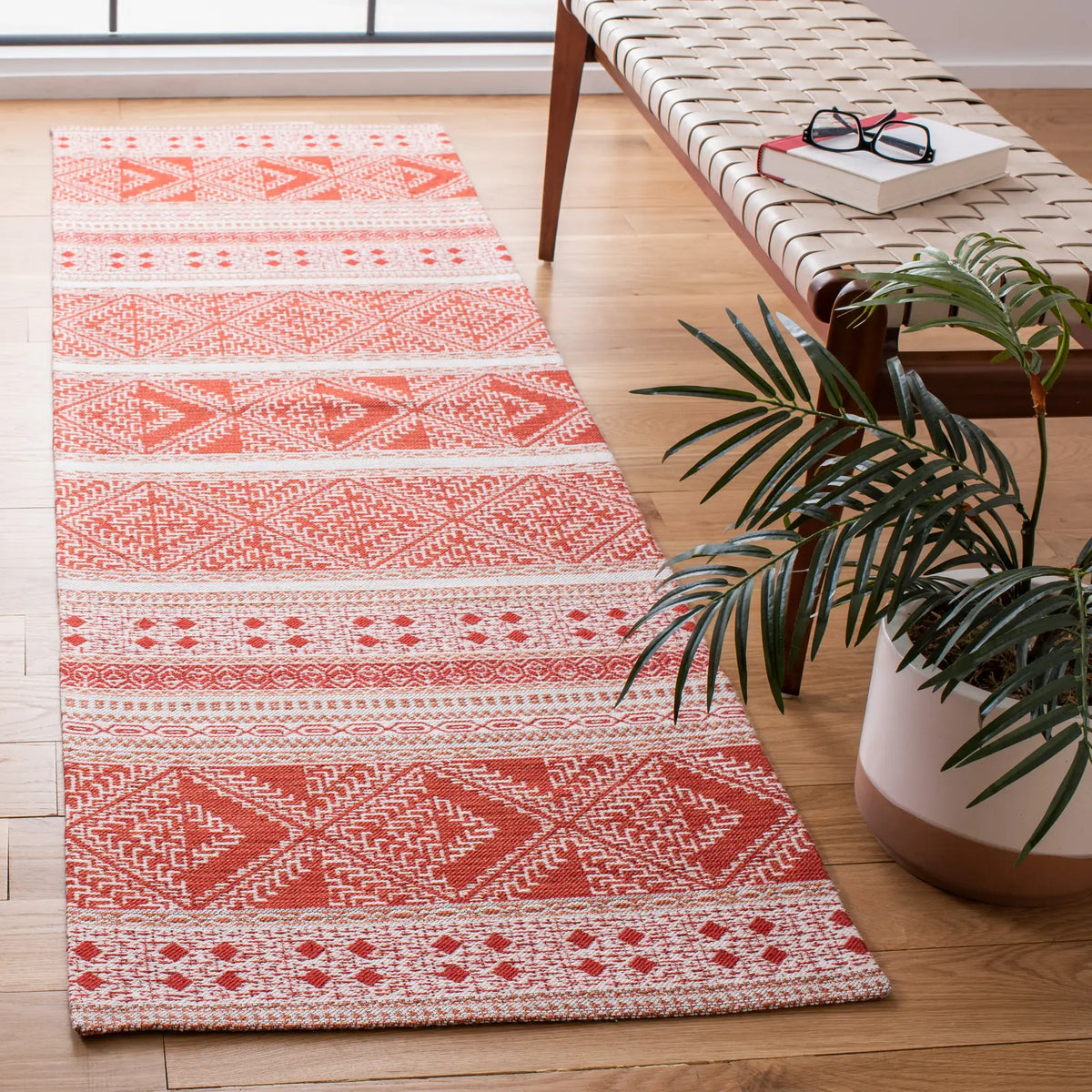 Safavieh Classic Vintage 2'-3" x 8'-0" Rug in Rust