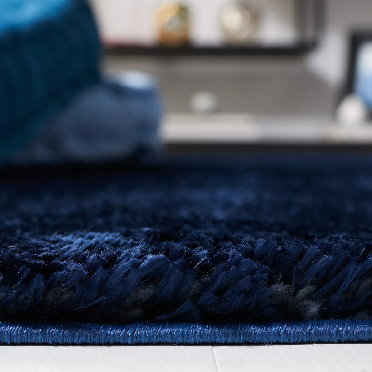 Safavieh Tahoe Shag 4'-0" x 6'-0" Rug in Navy