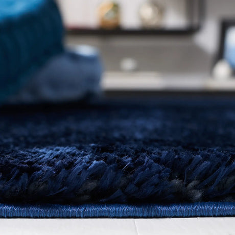 Safavieh Tahoe Shag 4'-0" x 6'-0" Rug in Navy