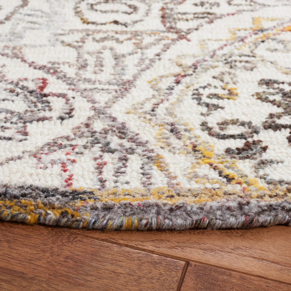 Safavieh Metro 6'-0" x 6'-0" Rug in Ivory / Red