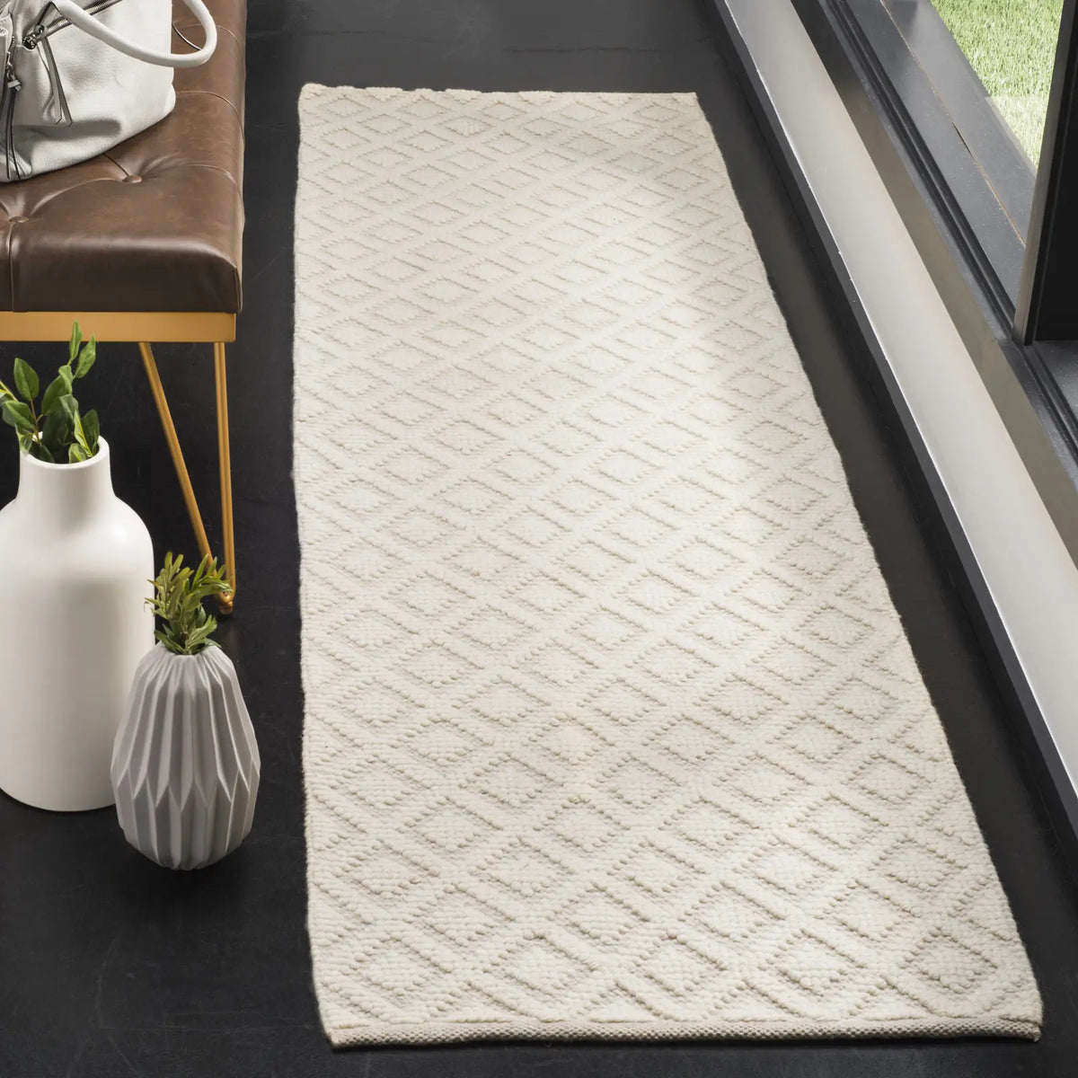 Safavieh Vermont 2'-3" x 10'-0" Rug in Ivory