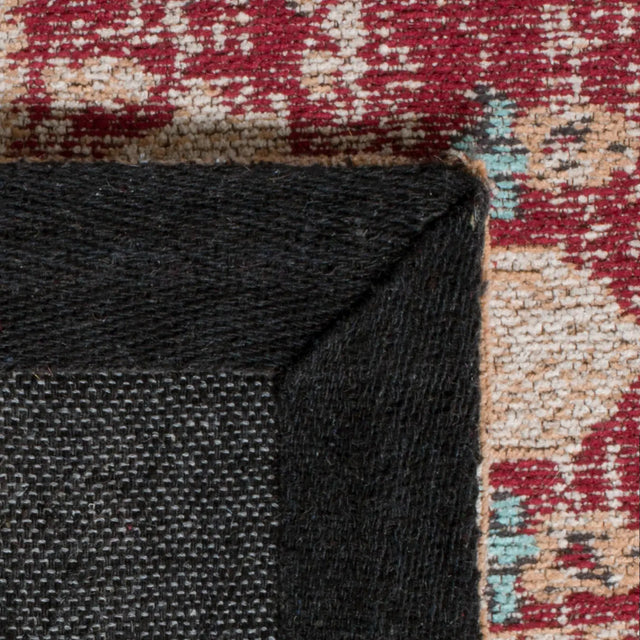 Safavieh Classic Vintage 5'-0" x 8'-0" Rug in Red / Multi