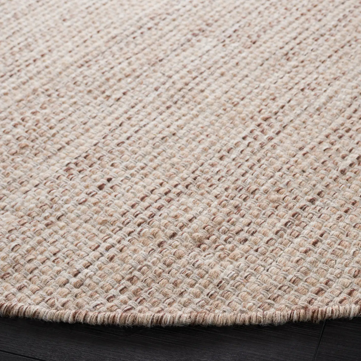 Safavieh Vermont 7'-0" x 7'-0" Rug in Beige / Ivory