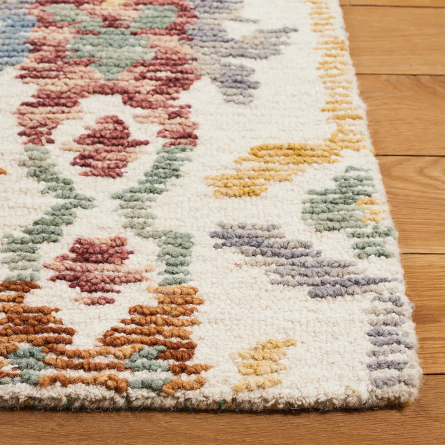 Safavieh Aspen 4'-0" x 6'-0" Rug in Ivory / Green