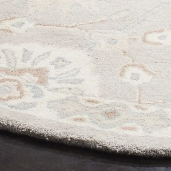 Safavieh Heritage 6'-0" x 6'-0" Rug in Silver / Ivory