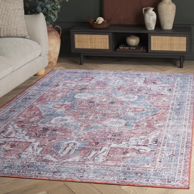 Safavieh Vintage Heriz 800 5'-3" x 7'-6" Rug in Blue / Red