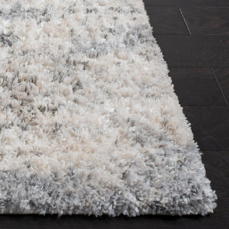Safavieh Berber Shag 200 4'-0" x 6'-0" Rug in Ivory / Grey
