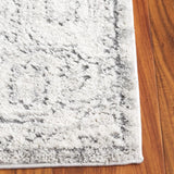 Safavieh Luna 4'-5" x 6'-5" Rug in Grey / Ivory
